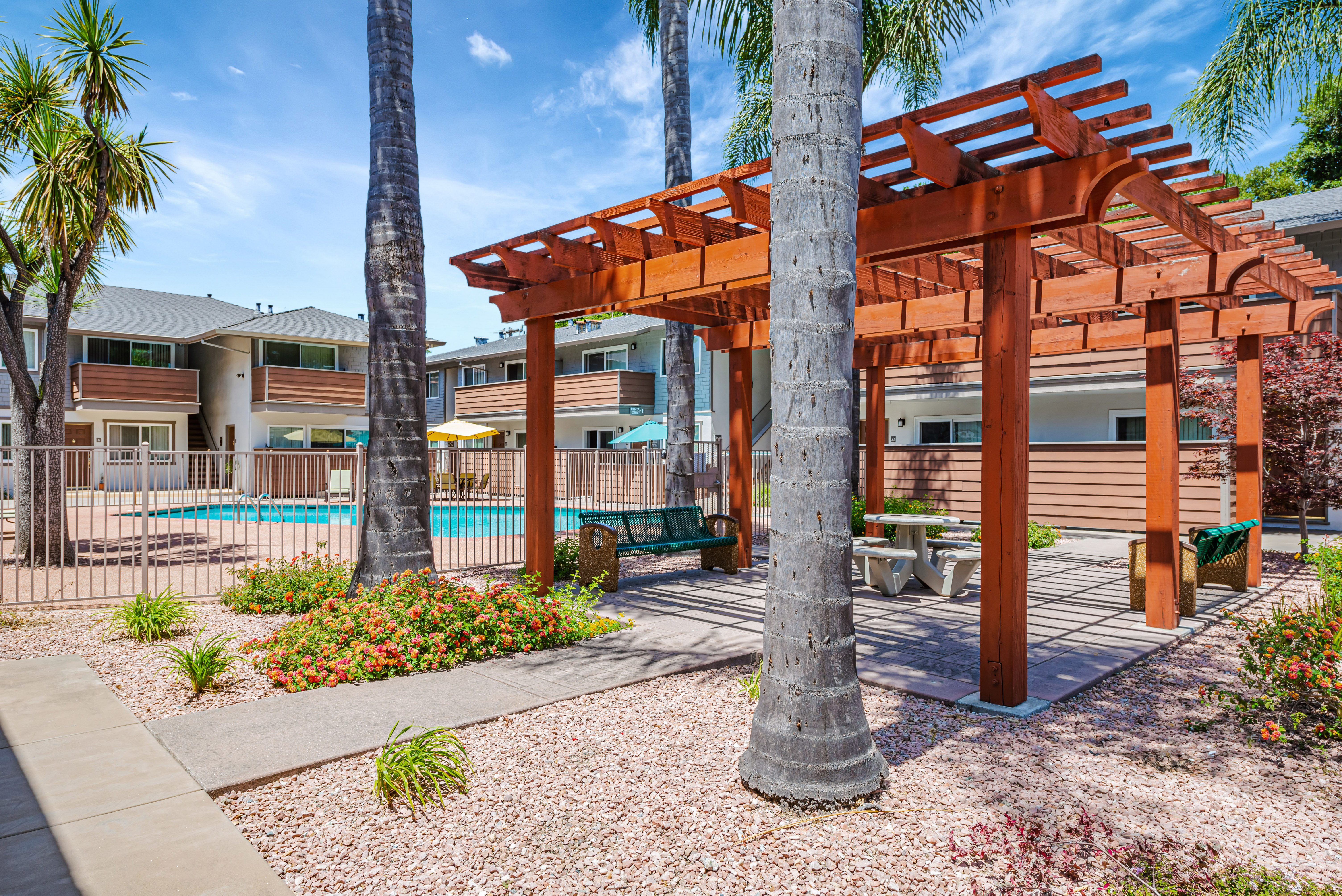 Willow Manor Apartments photo 5